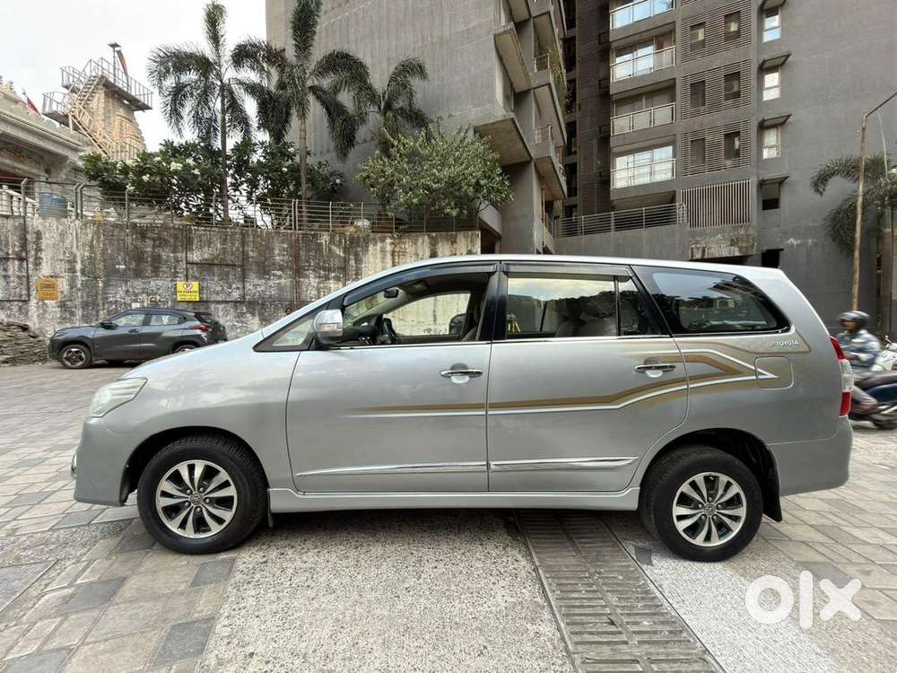 Toyota Innova 2015 Diesel 180000 Km Driven