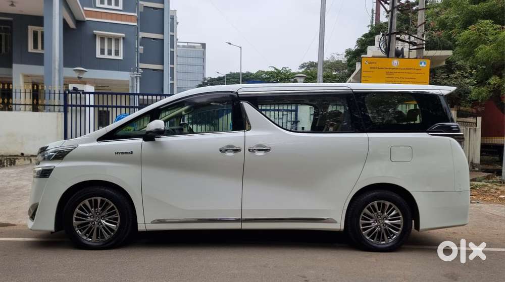 Toyota Vellfire Vip – Executive Lounge, 2022, Petrol