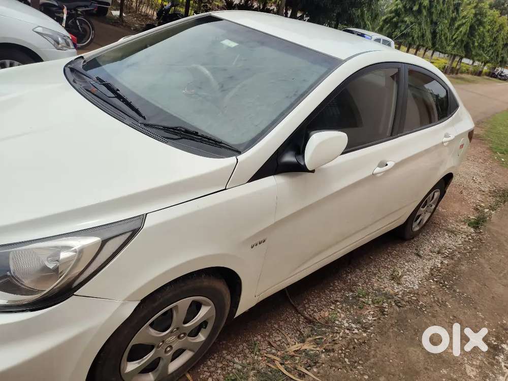 Hyundai Verna 2012