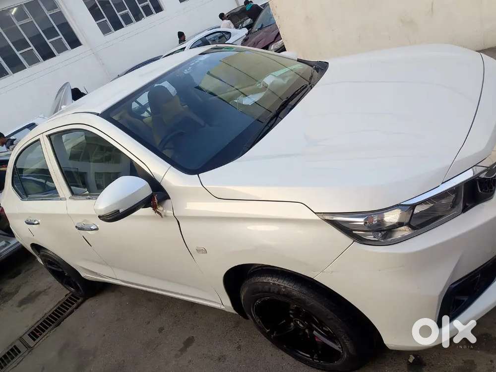 Honda Amaze With Top Model Accessories