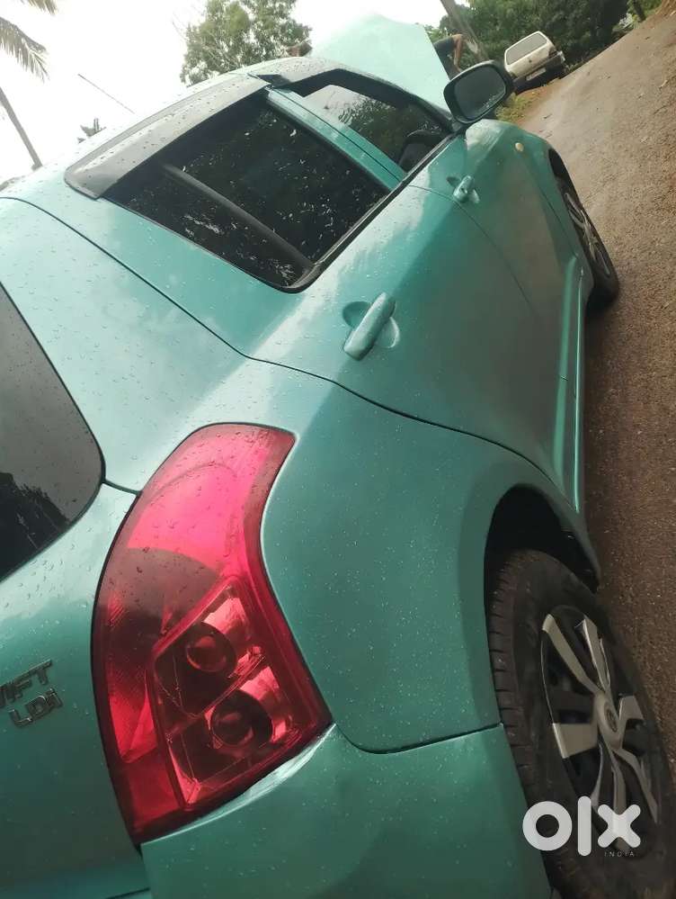 Good Condition Showroom Service New Paper