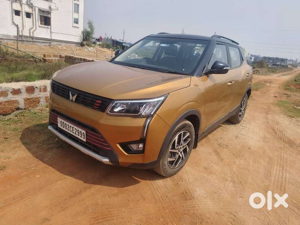 Mahindra Xuv300 W8 Option Dual Tone, 2022