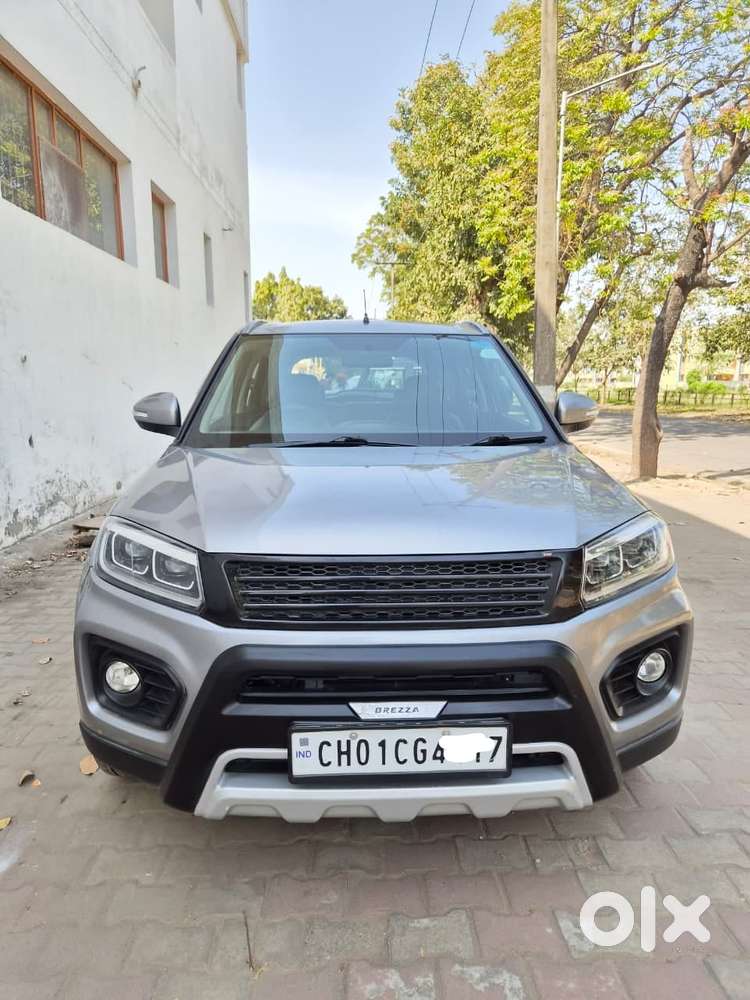 Maruti Suzuki Brezza 1.5 Zxi Plus Smart Hybrid Dual Tone, 2022, Petr..