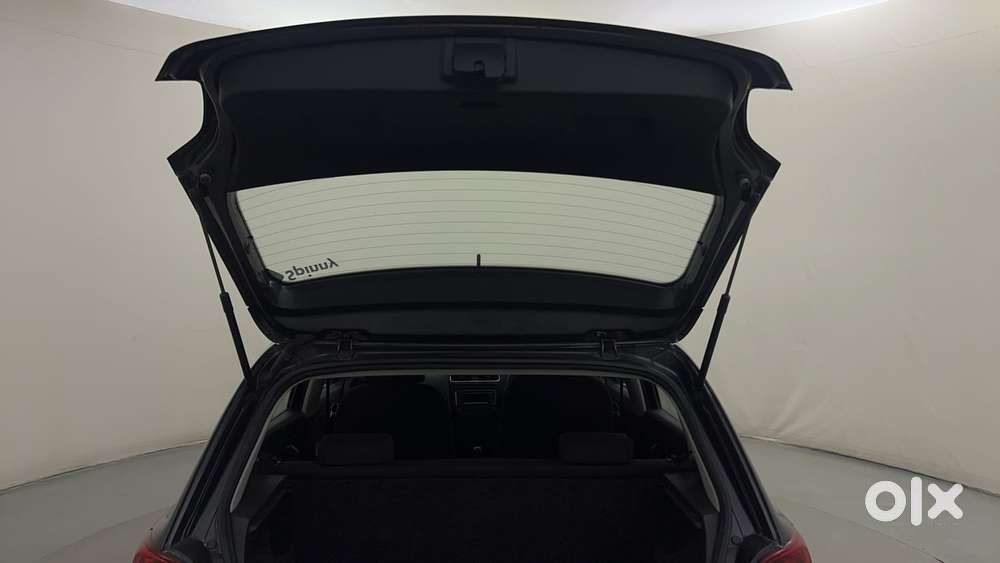 Volkswagen Polo Petrol Comfortline 1.2l, 2016, Petrol