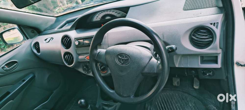 Toyota Etios Liva G, 2011, Petrol
