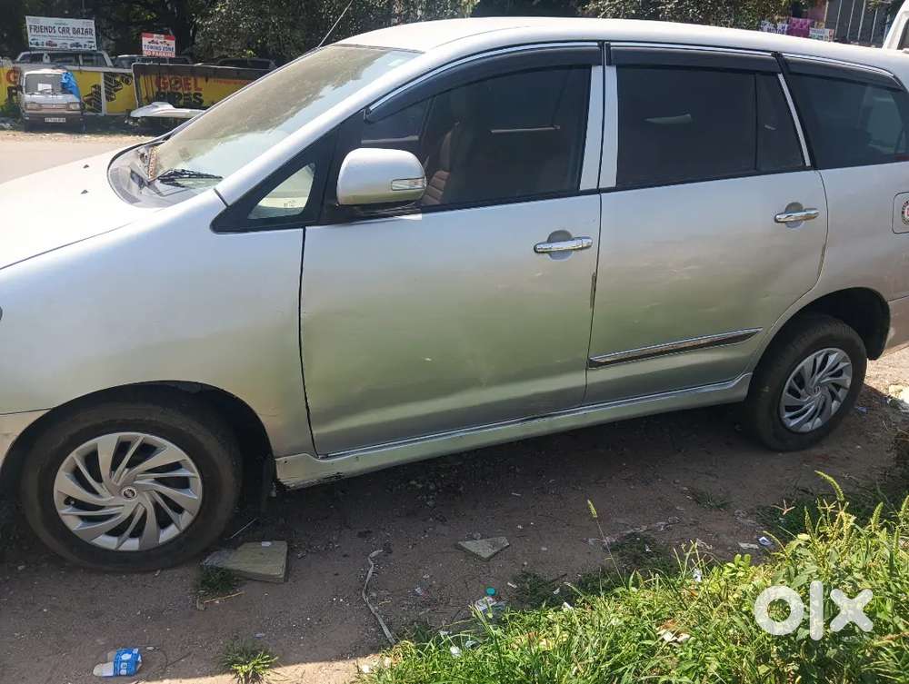 Toyota Innova 2011 Diesel Well Maintained