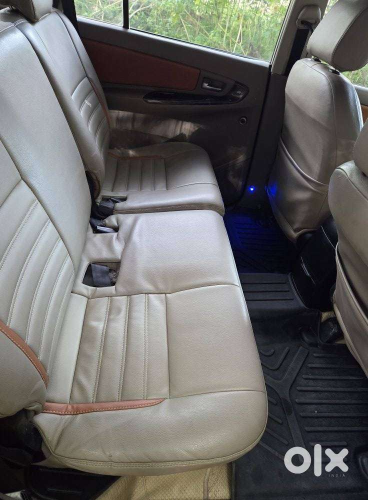 Toyota Innova 2.5 Vx 8 Seater Bs Iv, 2016, Diesel