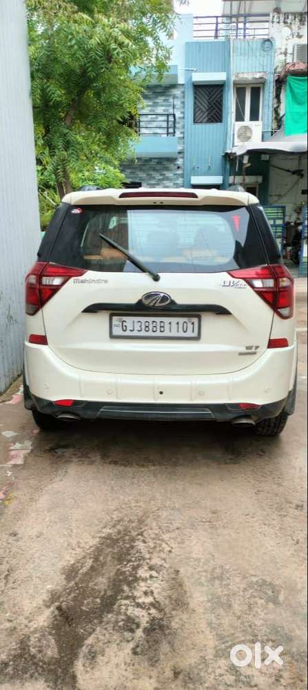 Mahindra Xuv500 W7 At | 2018 | 49,500 Km | 2nd Owner | Non-accidental