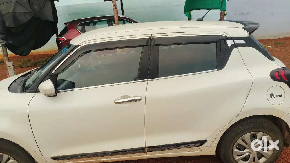 Maruti Suzuki Swift Vxi 2021