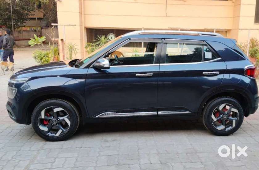 Hyundai Venue Sx(o) 1.0 Turbo Dct Knight Edition Dual Tone, 2020, Pe..