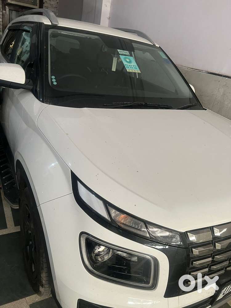 Hyundai Venue Petrol 2024