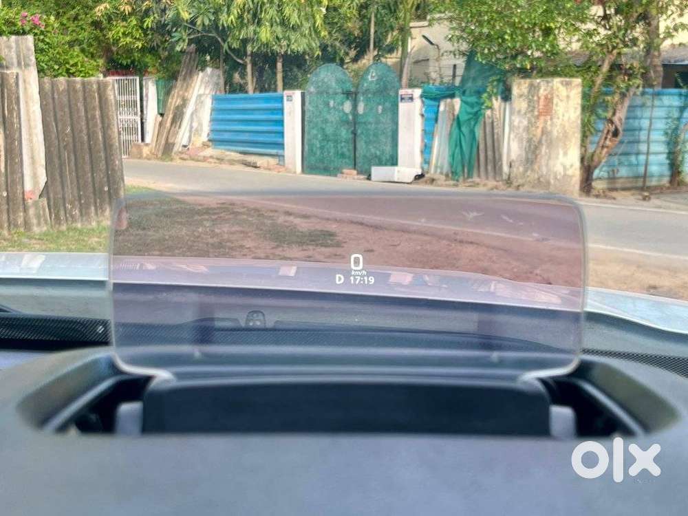 Maruti Suzuki Grand Vitara 1.5 Alpha Plus Intelligent Hybrid Ecvt, 2..