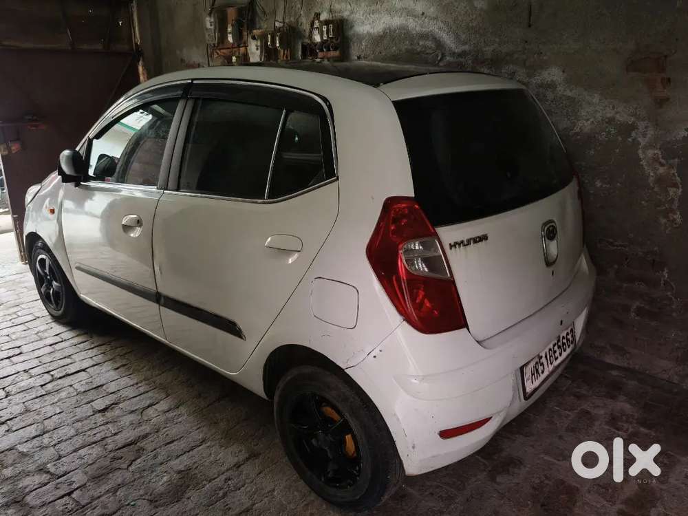 Hyundai I10 2015 Model Cng On Paper Jisko Leni Hai Contact Karen