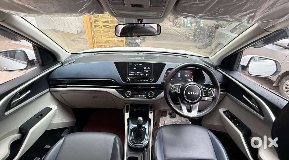 Kia Carens G 1.5 6mt Premium (o) 7-seater, 2024, Diesel