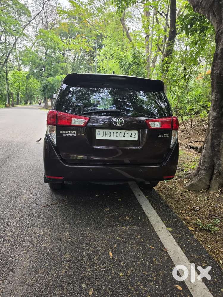 Toyota Innova Crysta 2016 Diesel 117000 Km Driven