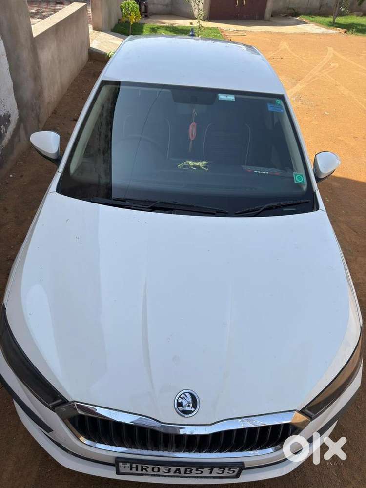 Skoda Slavia Petrol 2023