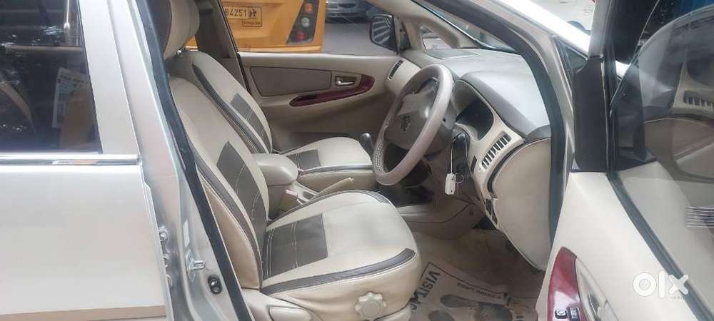 Toyota Innova 2.5 G (diesel) 8 Seater, 2006, Diesel