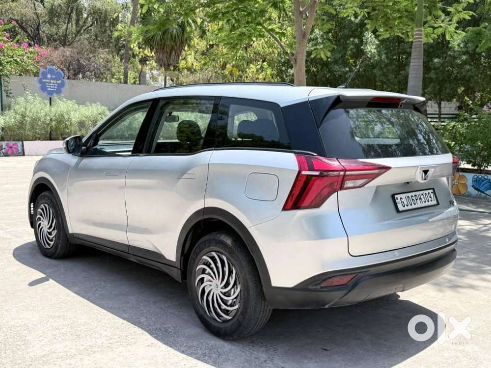 Mahindra Xuv700 Mx Petrol Mt 5 Str (e), 2022, Petrol