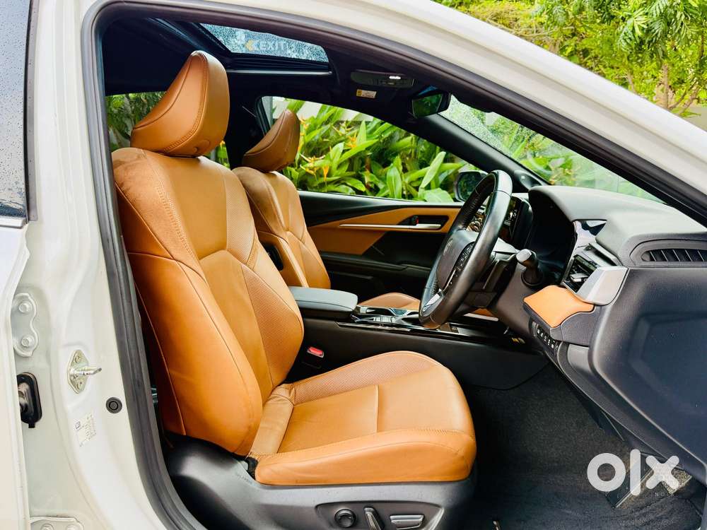 Toyota Camry Hybrid, 2025, Petrol