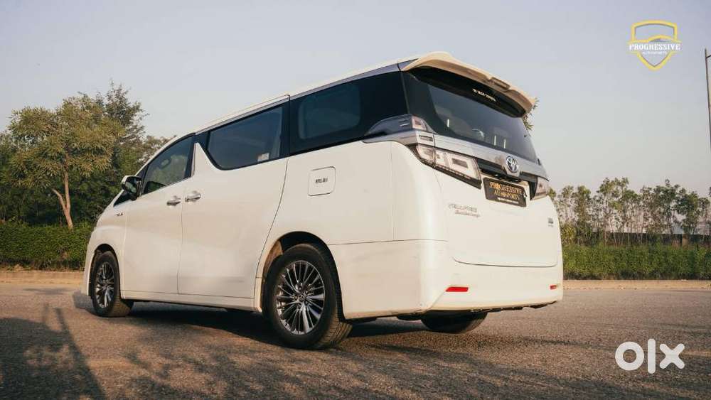Toyota Vellfire Vip – Executive Lounge, 2022, Petrol