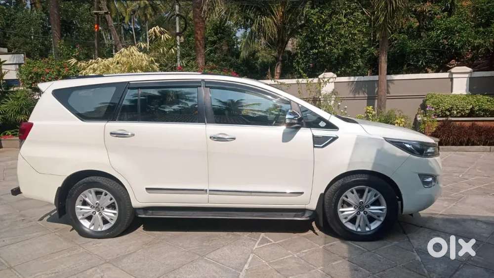 Toyota Innova Crysta 2016 Diesel 160000 Km Driven