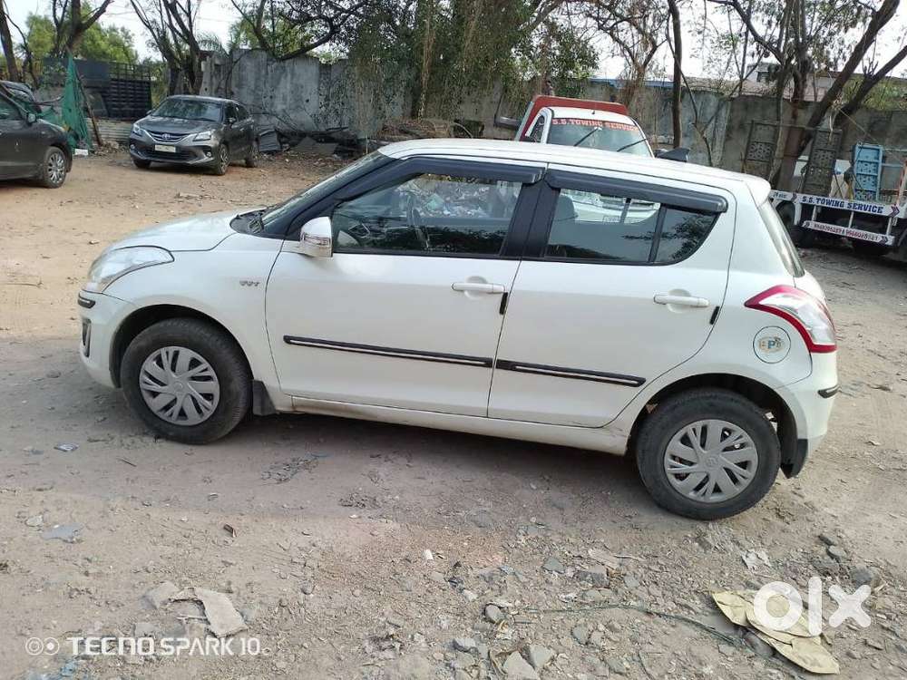 Maruti Suzuki Swift Vxi With Abs, 2015, Petrol