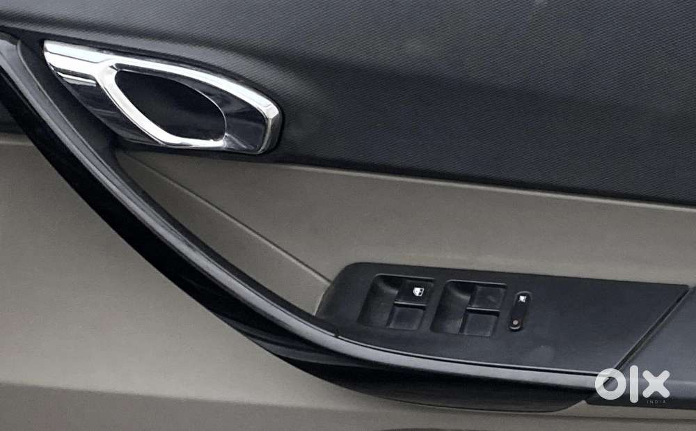 Tata Tiago 1.2 Revotron Xza, 2018, Petrol