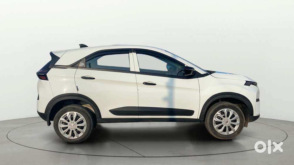 Tata Nexon Smart Plus S 1.2 Revotron Petrol 5 Mt, 2024, Petrol