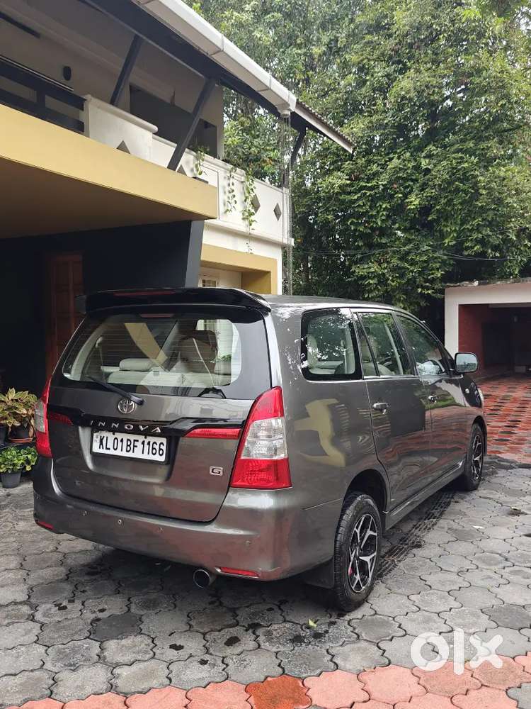 Toyota Innova 2012 Diesel 85000 Km Driven