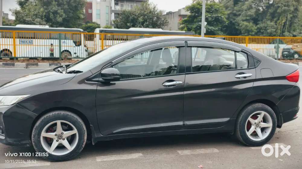 Honda City 2015 V At Sunroof Good Condition