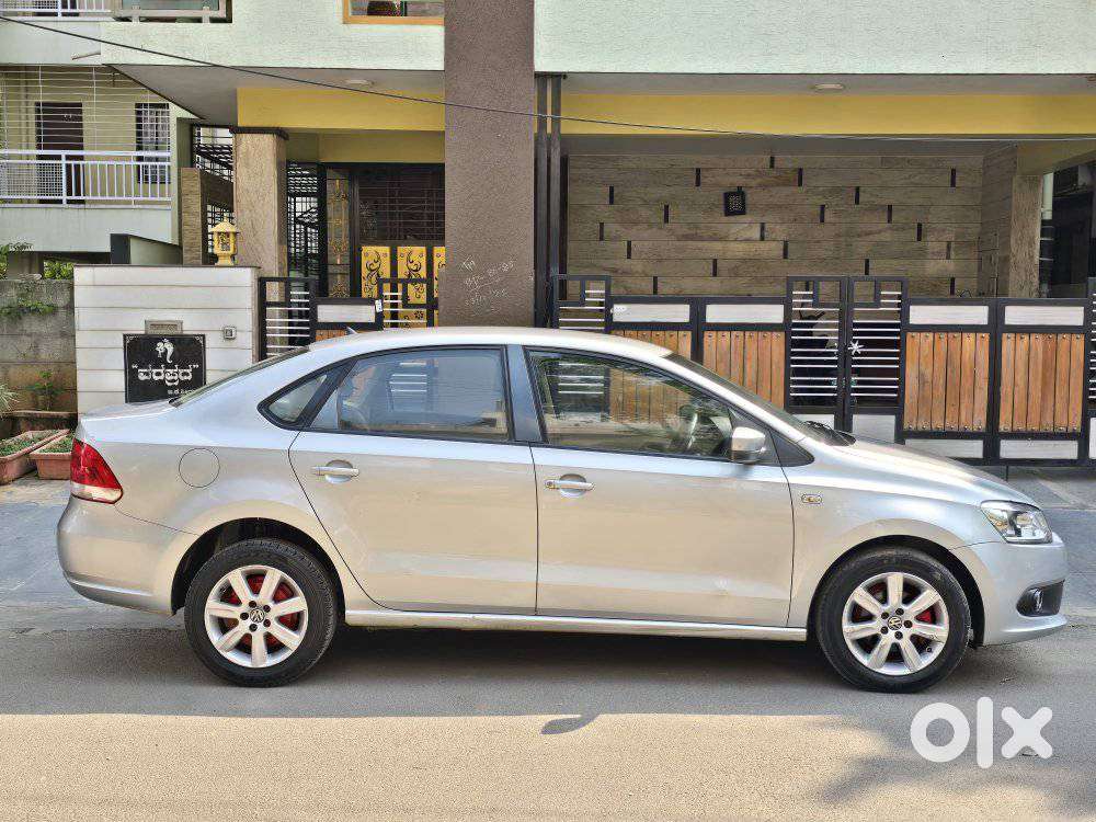 Volkswagen Vento 2010-2013 Petrol Highline, 2011, Petrol