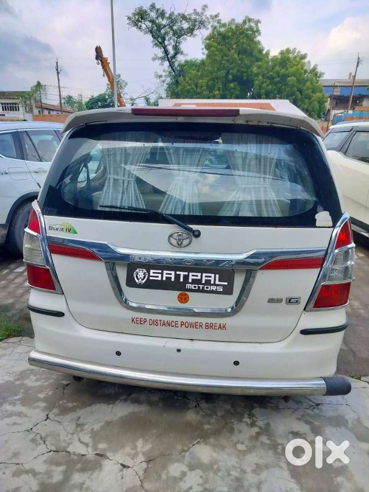 Toyota Innova 2.5 G (diesel) 8 Seater, 2016, Diesel