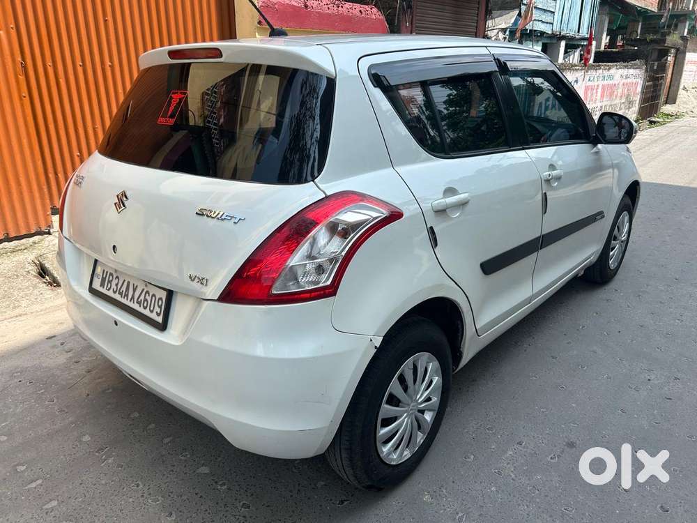 Maruti Suzuki Swift Vxi + Manual, 2016, Petrol