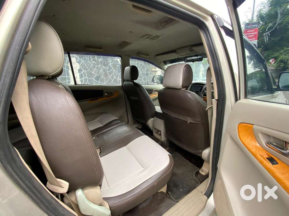 Toyota Innova 2.5 Vx 8 Str Bs-iii, 2011, Diesel