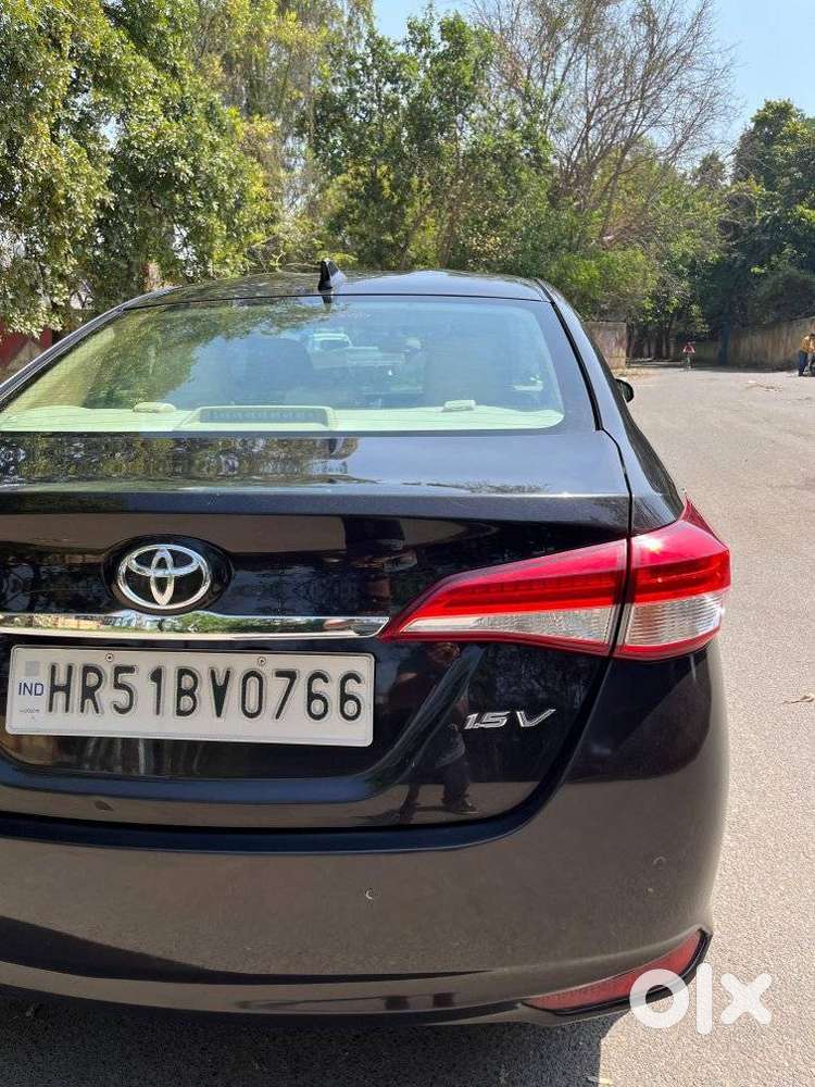Toyota Yaris V Cvt, 2019, Petrol