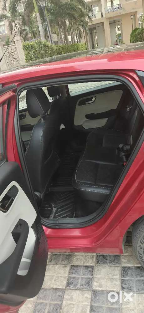 Tata Altroz 2023 Petrol 33500 Km Driven
