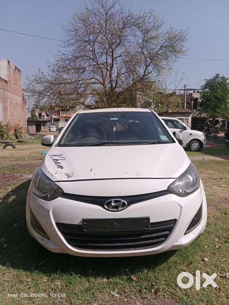 Hyundai New I20 2013 Diesel 200000 Km Driven