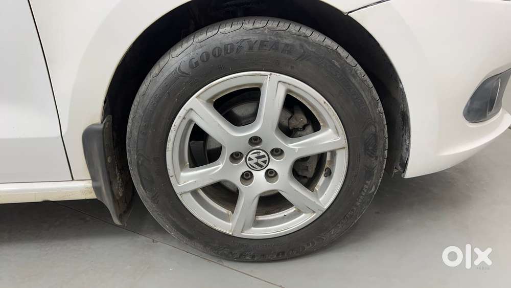 Volkswagen Vento Petrol Highline, 2014, Petrol