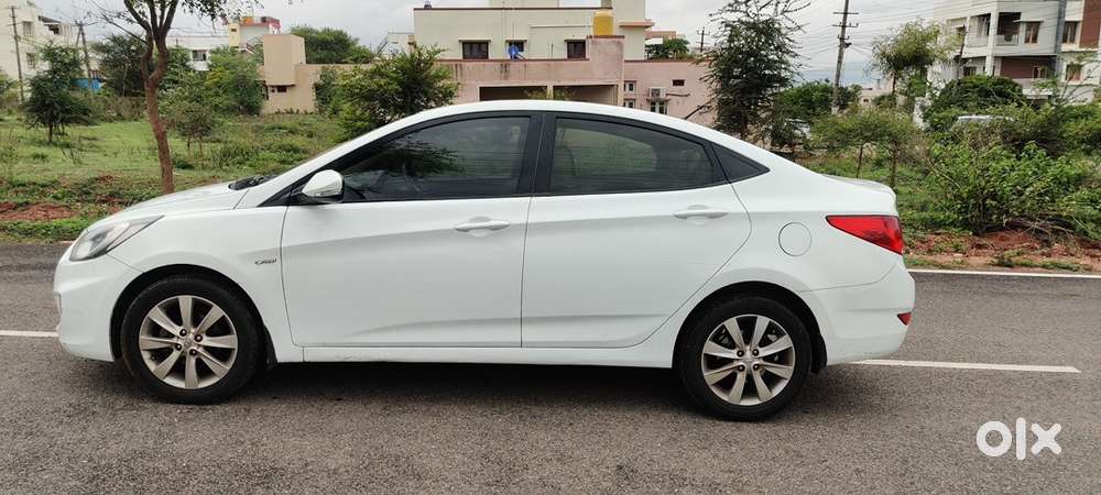 Hyundai Fluidic Verna 2012