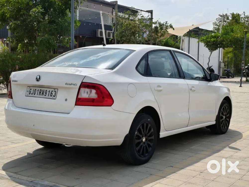 Skoda Rapid 1.5 Tdi At Style Plus, 2016, Diesel