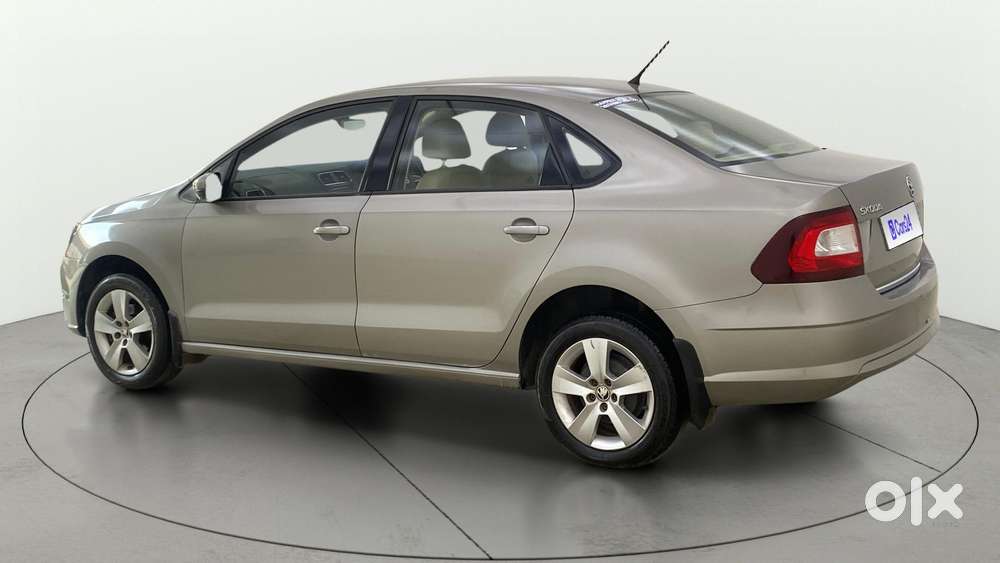 Skoda Rapid 1.6 Mpi At Style, 2016, Petrol