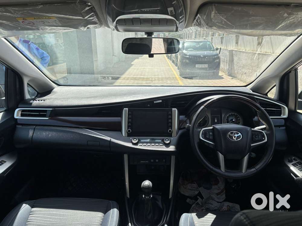 Toyota Innova Crysta [2020-ongoing] 2.4 Vx 8 Str, 2023, Diesel
