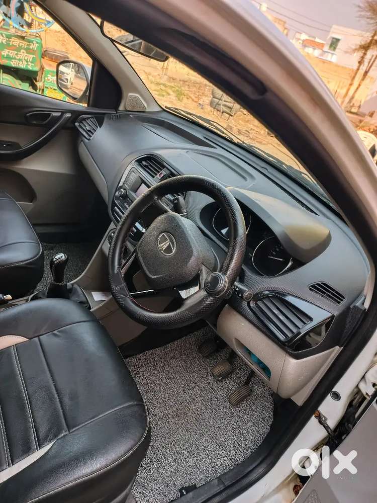 Bilkul Ok Gaddi Hai Koi Kaam Nahi Hai