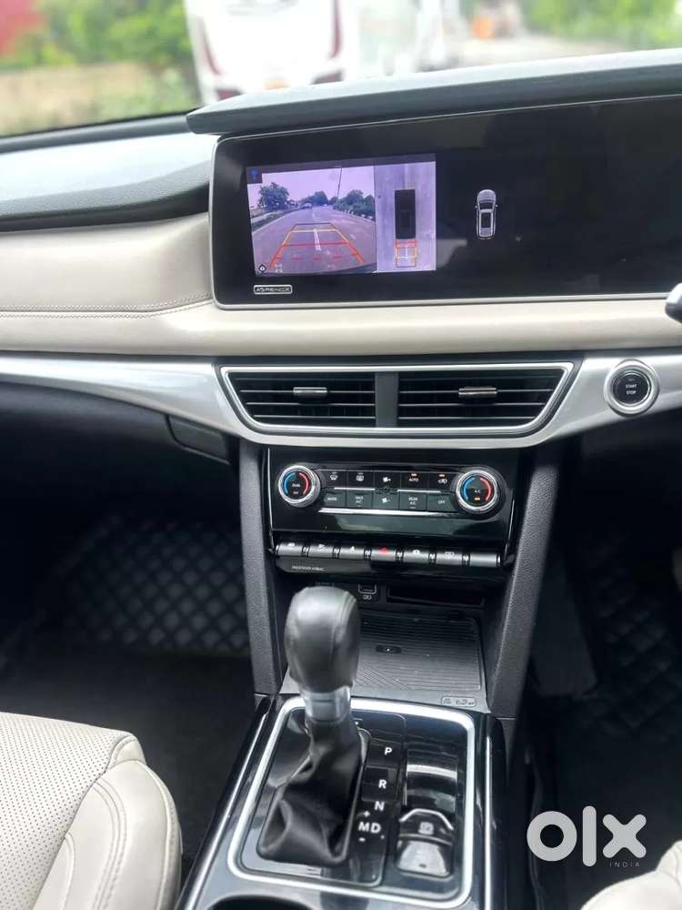 Mahindra Xuv700 Ax7 Luxury Pack Awd, 2022, Petrol