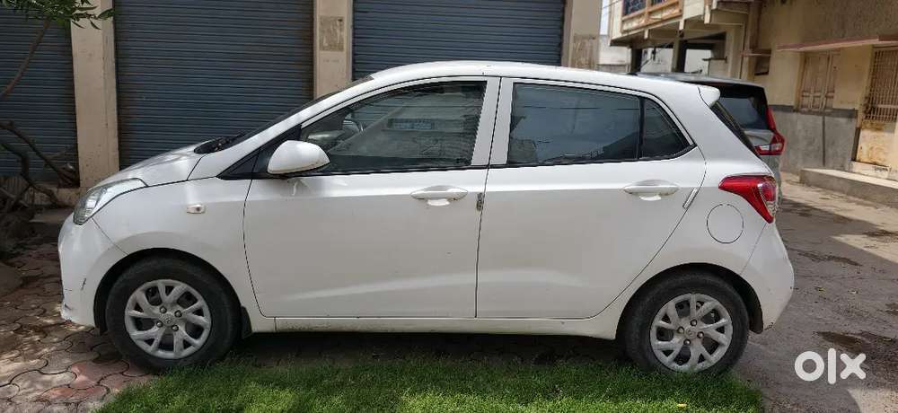 Hyundai Grand I10 2017 Petrol Cng Fitting Well Maintained