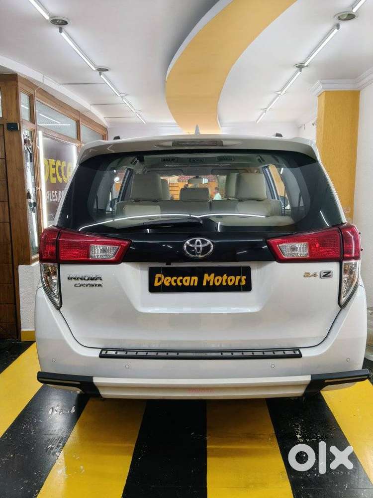 Toyota Innova Crysta 2.4 G Mt 8s, 2024, Diesel