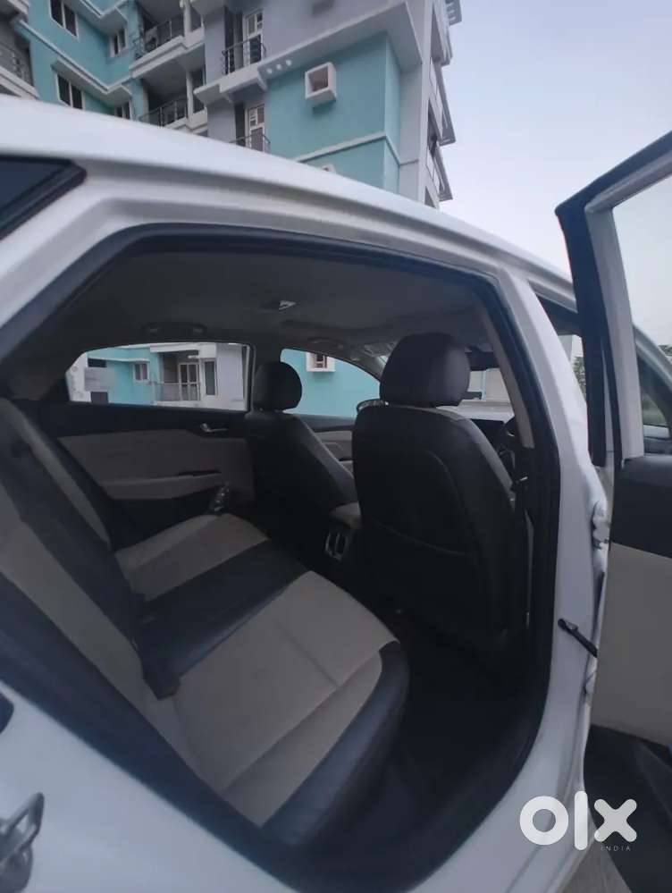 Hyundai Verna 1.5 Crdi Mt Sx(o)