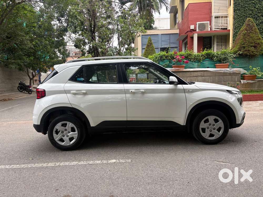 Hyundai Venue 1.2 S Plus, 2019, Petrol