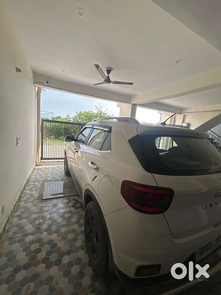 Hyundai Venue Petrol Manual 2021