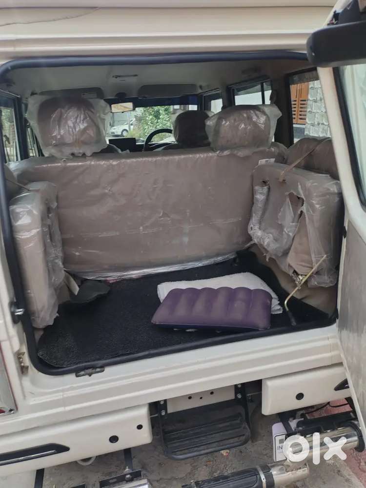 New Jaisa Car Hai Seat Sai Thali Hatti Hai